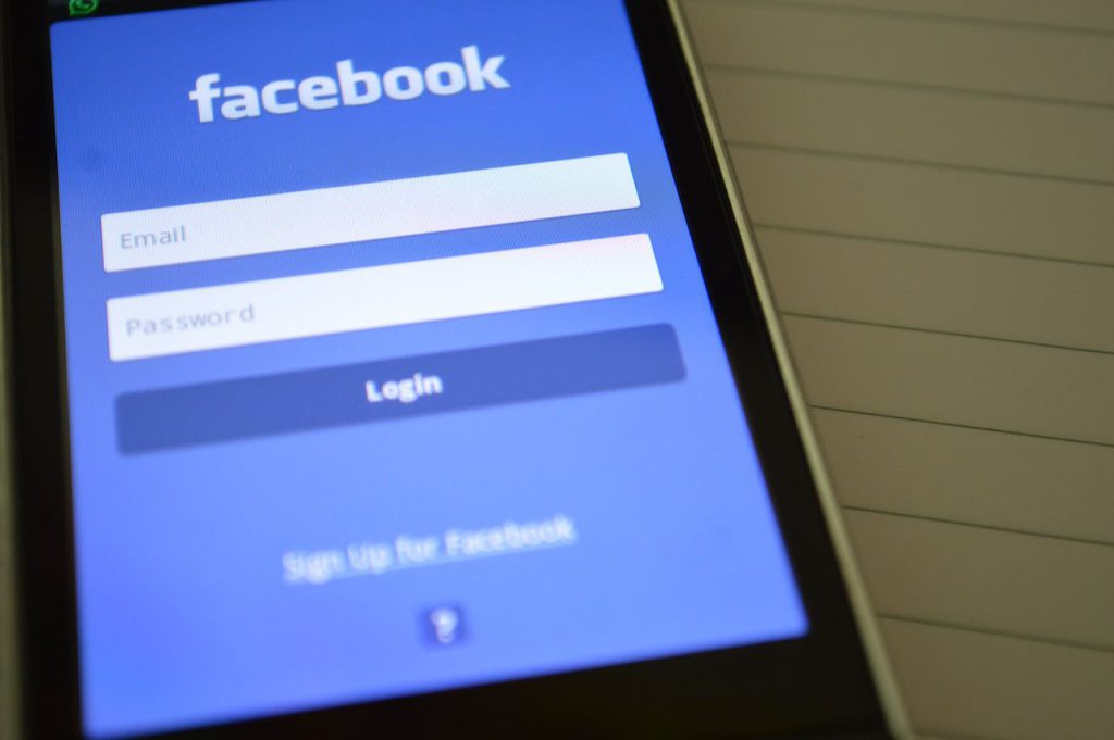 Jak zmienić hasło na Facebooku? Reset krok po kroku
